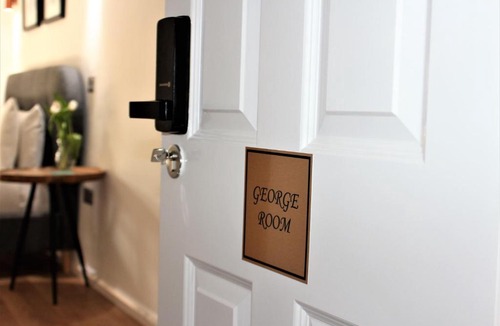 Chalfont St Peter Apartment | RIOSHOUSE George-Inn