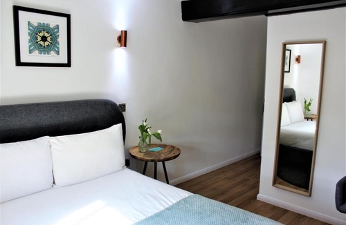 Chalfont St Peter Apartment | RIOSHOUSE George-Inn