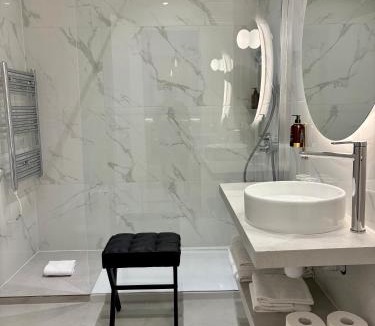 Henley-on-Thames Hotel | RIOSHOUSE Henley