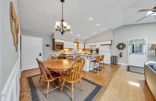 Goodview House | Ripple in Still Water - 5 bedroom with private dock!