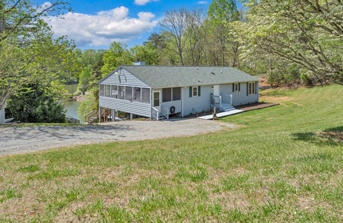 Goodview House | Ripple in Still Water - 5 bedroom with private dock!