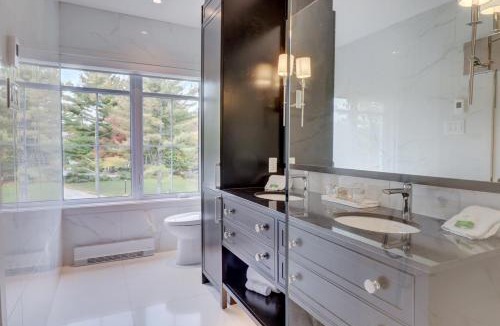 Ayers Cliff Hotel | Ripplecove Hotel & Spa