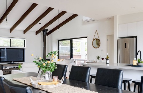 Coronet Bay House | Ripples in Coronet Bay