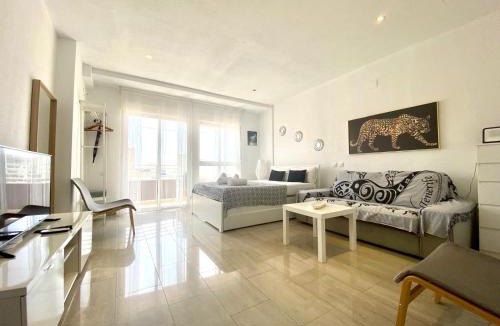 Ensanche Diputacion Apartment | Riscal 6 by United Renters