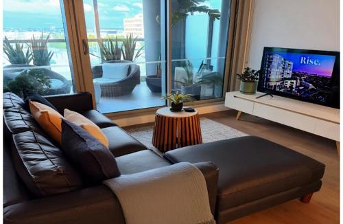 Moonee Ponds Apartment | Rise to the top!