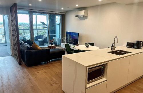 Moonee Ponds Apartment | Rise to the top!