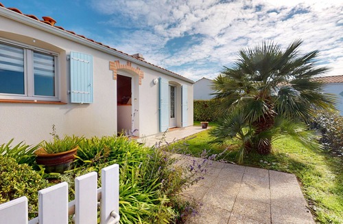 Saint-Gilles-Croix-de-Vie House | Rising Sun