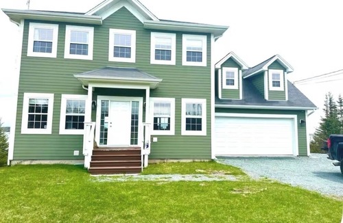 East Petpeswick House | Rising Tides Oceanfront Retreat with Hot Tub , Kayaks and Fire Pit/Surf