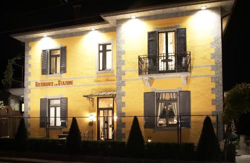 Intragna Bed & Breakfast | Ristorante della Stazione da YanElo