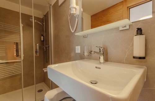 Poschiavo House | Ristorante Pensione Chalet Stazione