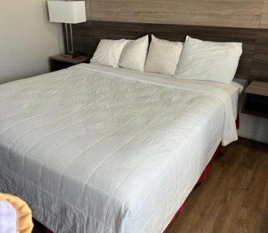 Elizabeth Hotel | Ritz Motel