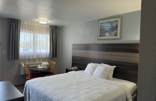 Elizabeth Hotel | Ritz Motel