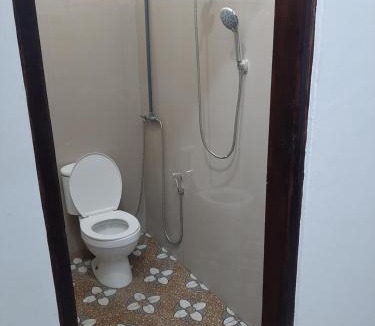 Riung Bed & Breakfast | Riung Tiga Empat Tujuh Guesthouse