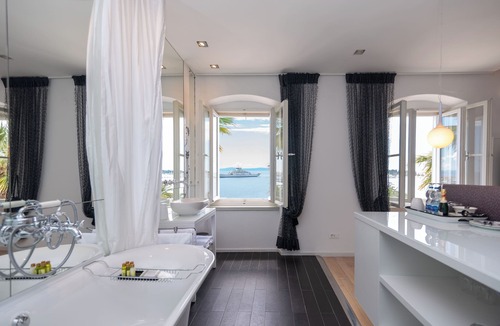 Old Town House | Riva Luxury Suites