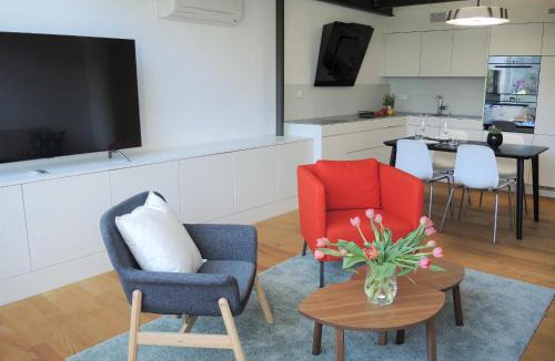 Muralto Apartment | Rivalago by Fewotessin