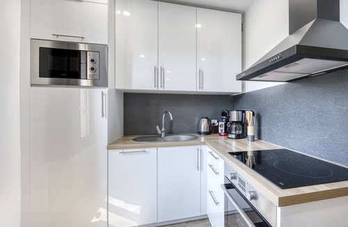 Bredannaz Apartment | Rive Bleu: Charming T2 with Shared Beach