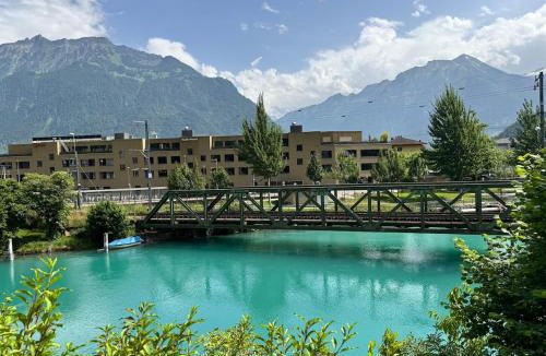 Interlaken Apartment | River 1 - Retreat with Iconic Jungfraujoch View