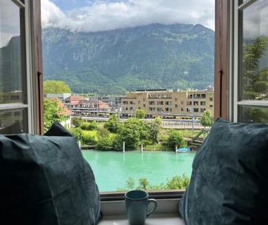 Interlaken Apartment | River-2 with Iconic Jungfraujoch View