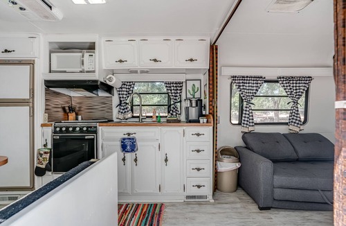 New Braunfels House | River Access, 20% Off, Glamping, Couple, Nature