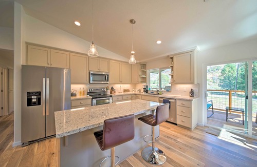 Junction City House | River Acres Retreat w/Grill & River Access!