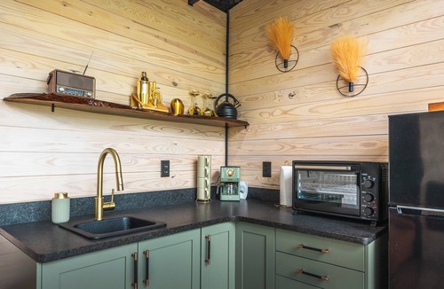 Lodi Cabin | RIVER and SKY Cabin; Hot Tub