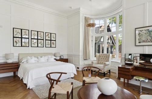 Bray on Thames Bed & Breakfast | River Arts Club