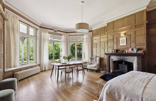 Bray on Thames Bed & Breakfast | River Arts Club