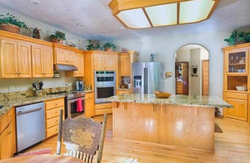 Irwin House | River Bend Retreat