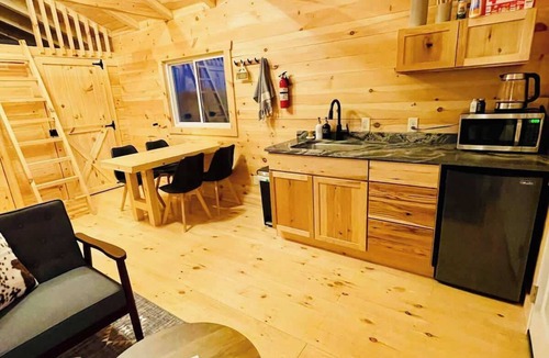 Canistota Cabin | River Bluff Cabins | Cabin 2 | Private Hot Tub