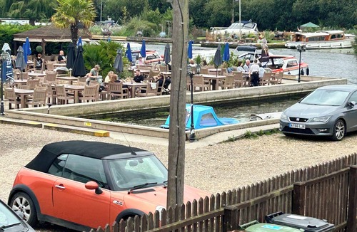 Horning Apartment | River breeze ground floor easy access with river view.