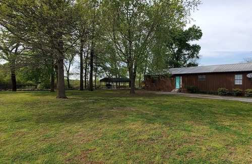 Beech Grove Cabin | River Bridge Bungalow - Located directly on the Current River in Arkansas