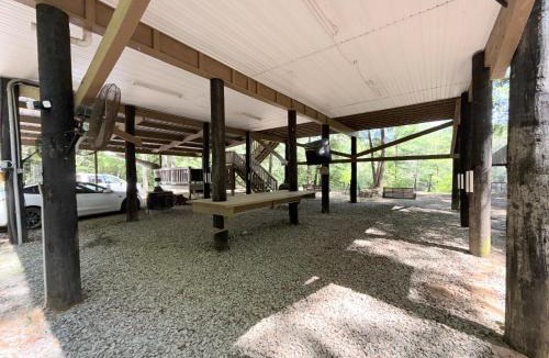 Hawkinsville House | River Bungalow