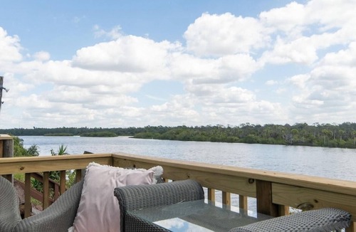 Southside Rural Community Cabin | River Cabin Million Dollar View!