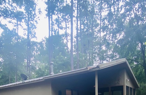 Centralia Cabin | River Cabin on the Neches River