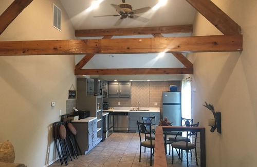 Nixa Cabin | River cabin w access. close to town. 35 foot deck