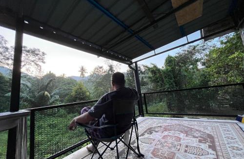 Kupang Ski Chalet | River Chalet Kemangi Valley Baling