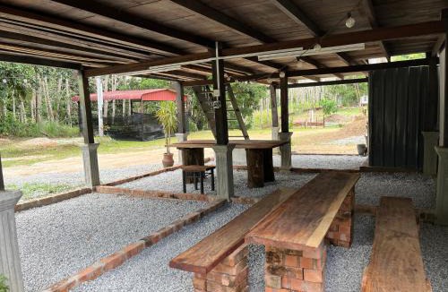 Kupang Ski Chalet | River Chalet Kemangi Valley Baling