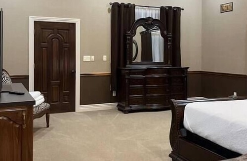 Cecil Apartment | River Chase “Afrika” Luxury/Very Spacious