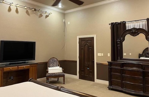 Cecil Apartment | River Chase “Afrika” Luxury/Very Spacious
