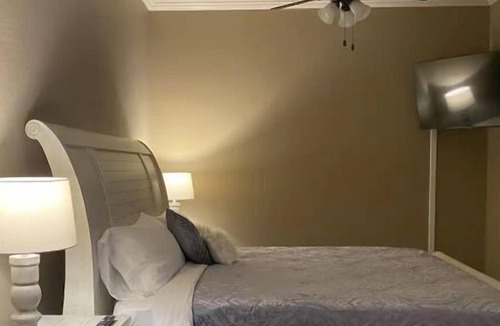 Cecil Apartment | River Chase Golden Hour