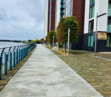 Partick Apartment | River Clyde West End Apartment - 2 Bedrooms