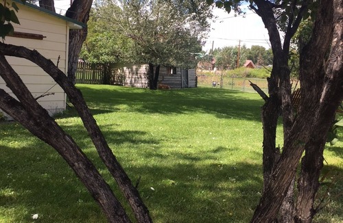 Saratoga Cottage | River Cottage #1 near North Platte and Hot Springs
