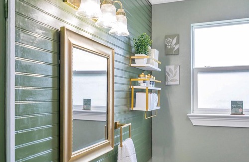 Saint Rose House | River Cottage near the Airport