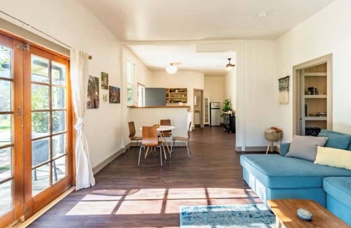 Kaweah Cottage | River cottage & ranch