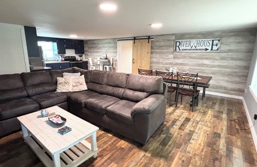 Salem Cottage | River Cottage Sleeps 8; 5 Miles from Montauk
