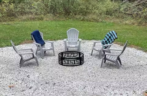 Salem Cottage | River Cottage Sleeps 8; 5 Miles from Montauk