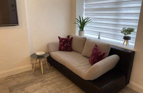 Grove Apartment | River Den Studio Apartment