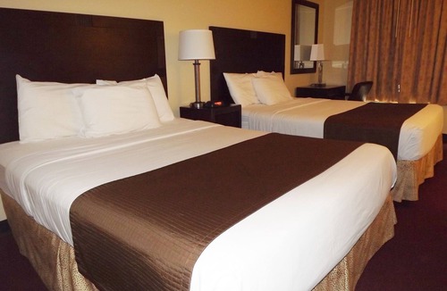 Issue Hotel | River Edge Inn