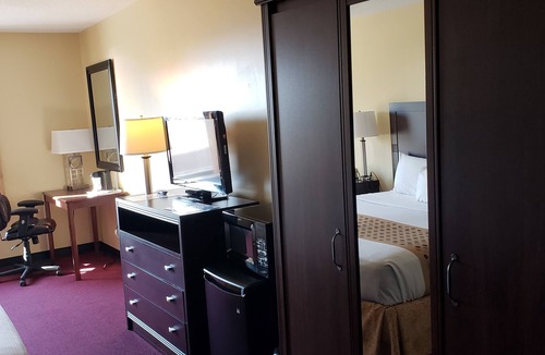 Issue Hotel | River Edge Inn