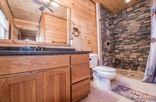 Doniphan Cabin | River Embrace Estate